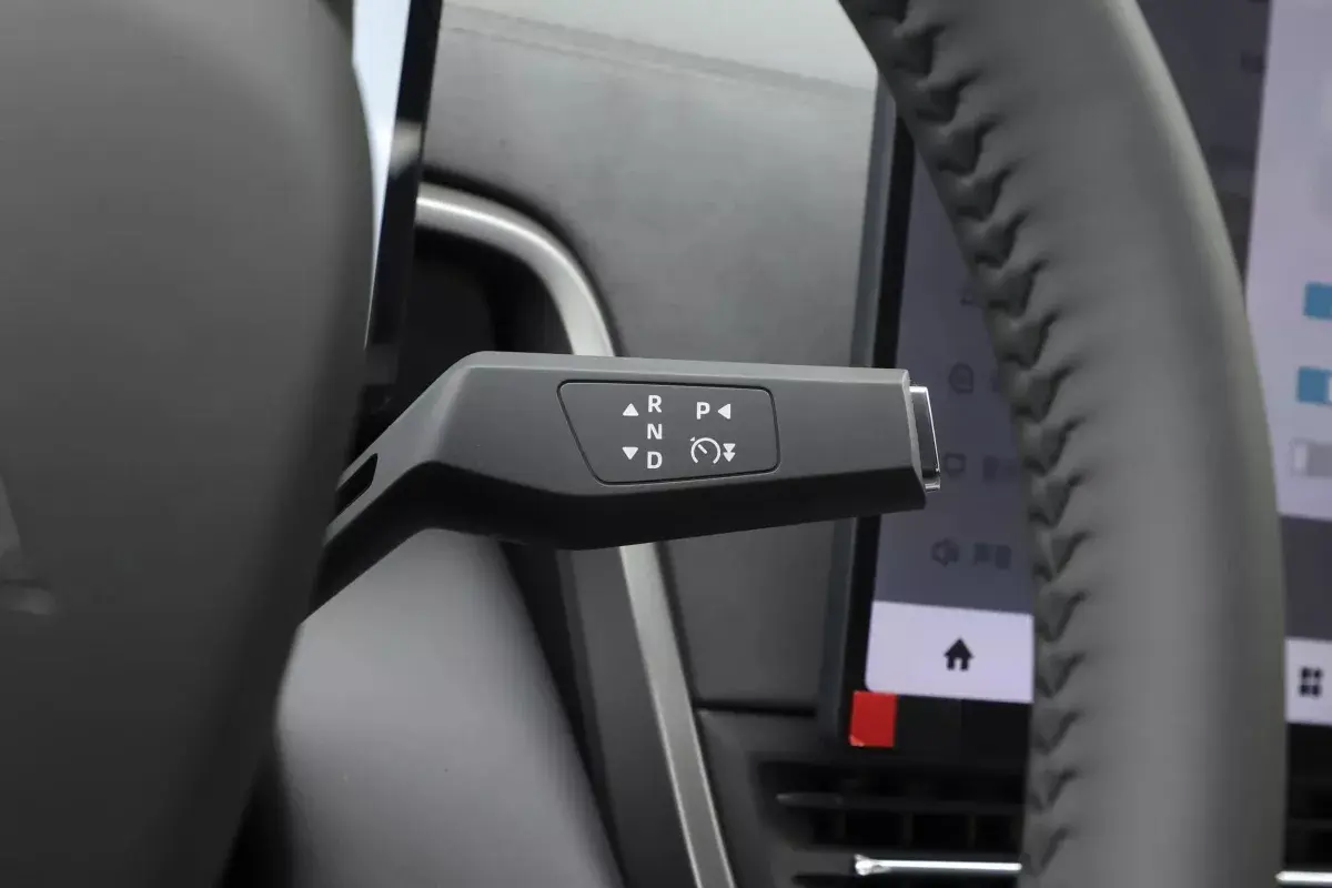 Dongfeng eπ 008 салон 4