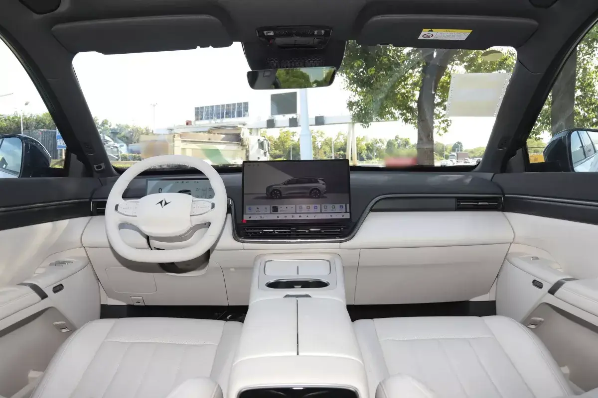 Dongfeng eπ 008 салон 8