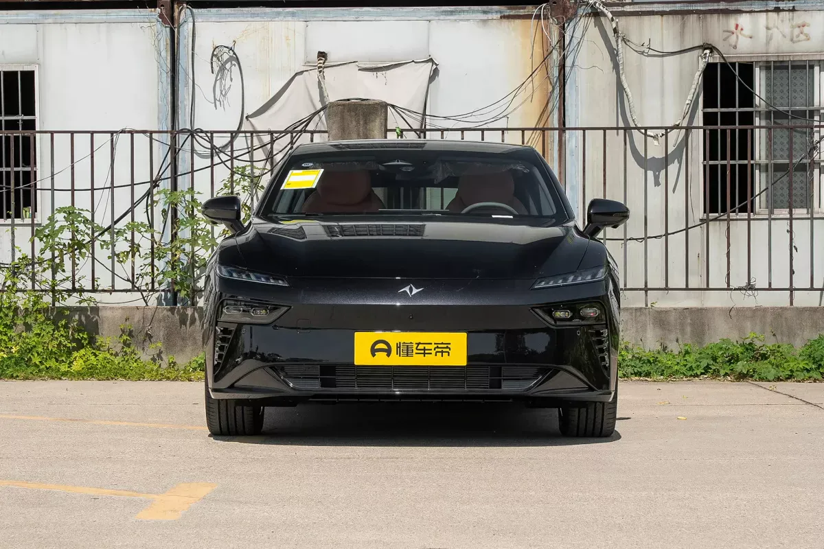 Dongfeng eπ007 DM