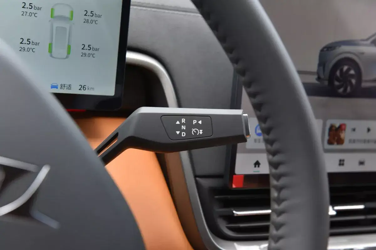 Dongfeng eπ008 салон 4