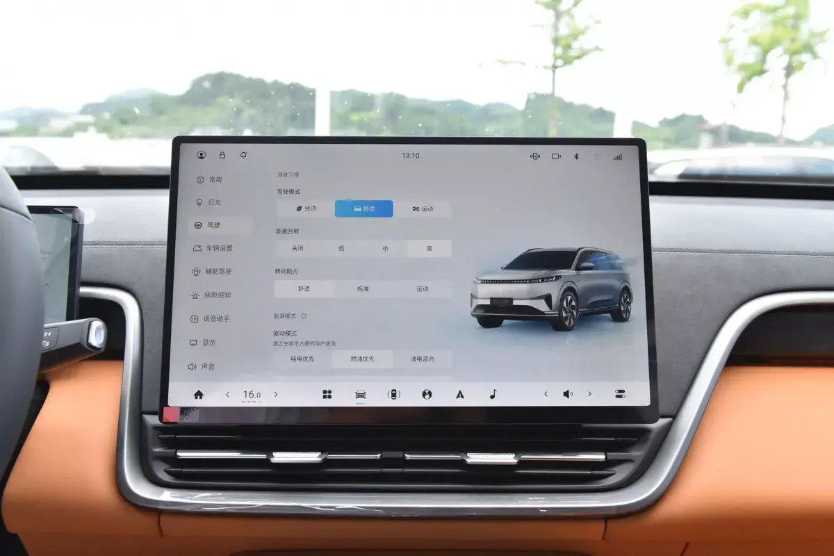 Dongfeng eπ008 салон 5