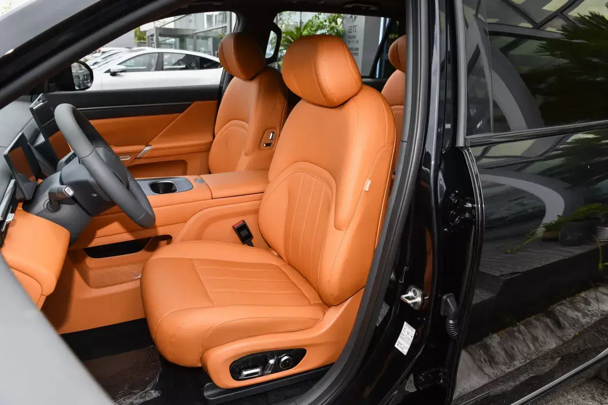 Dongfeng eπ008 салон 6