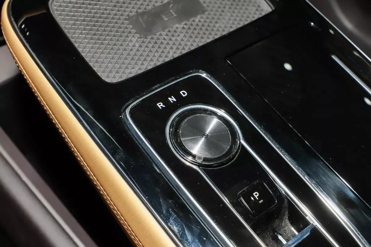 GAC Aion LX салон 4