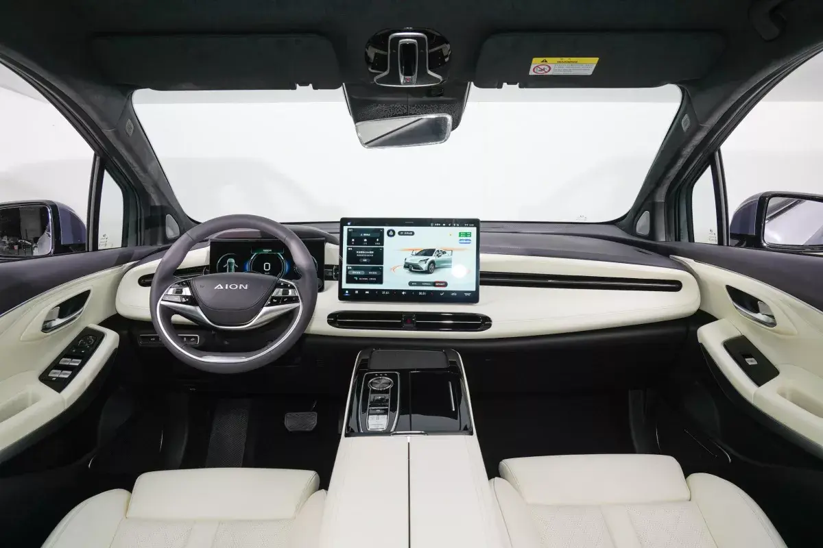 GAC Aion LX салон 7