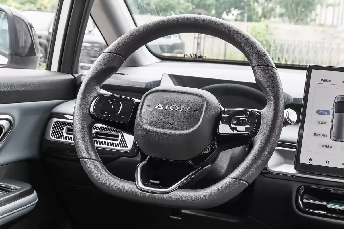 GAC Aion Y салон 3
