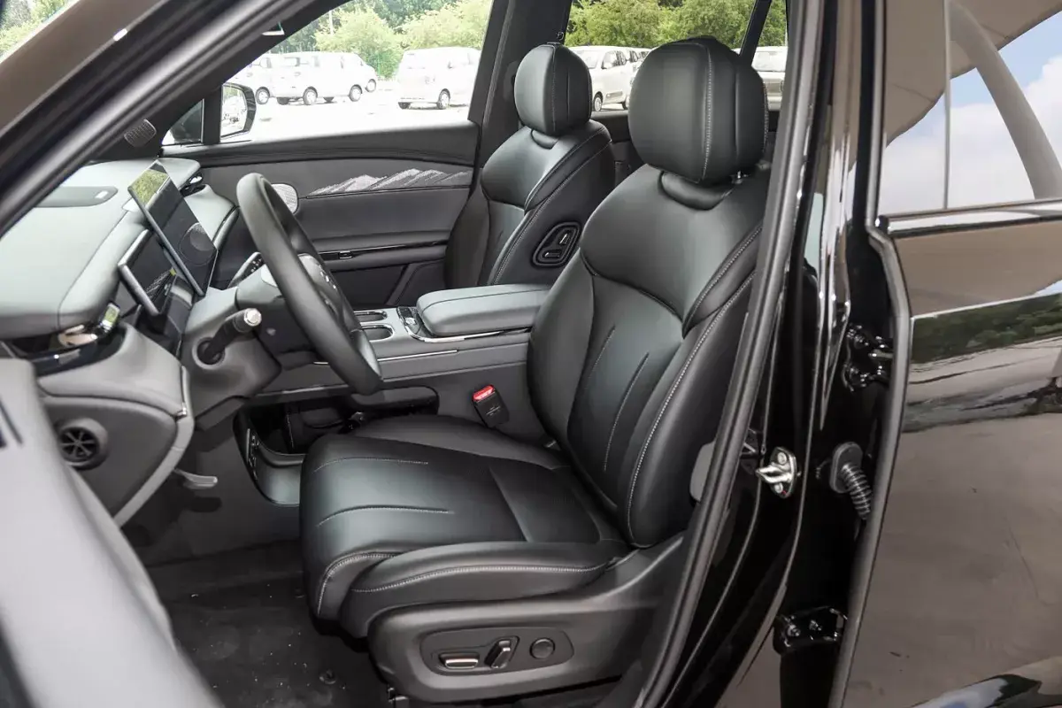 GAC Trumpchi S7 салон 6