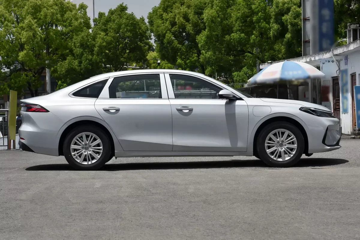 Geely Galaxy A7 фото 5