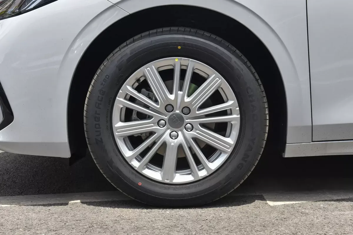 Geely Galaxy A7 фото 6