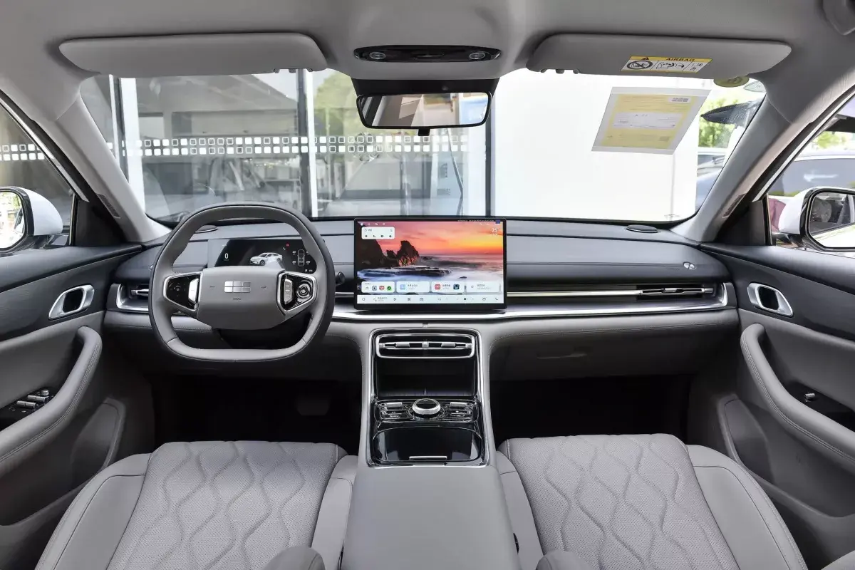 Geely Galaxy A7 салон 1
