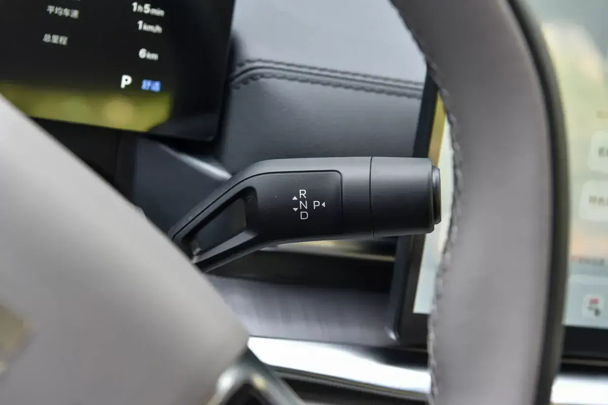 Geely Galaxy A7 салон 4