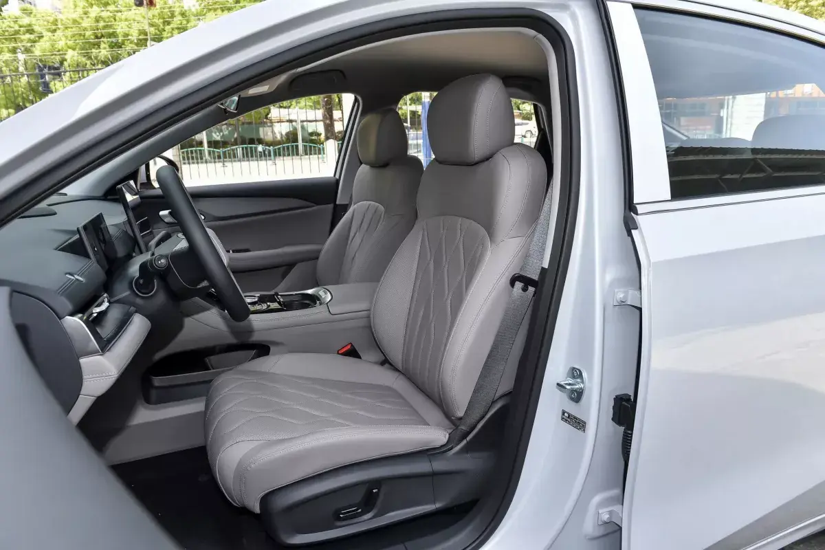 Geely Galaxy A7 салон 6