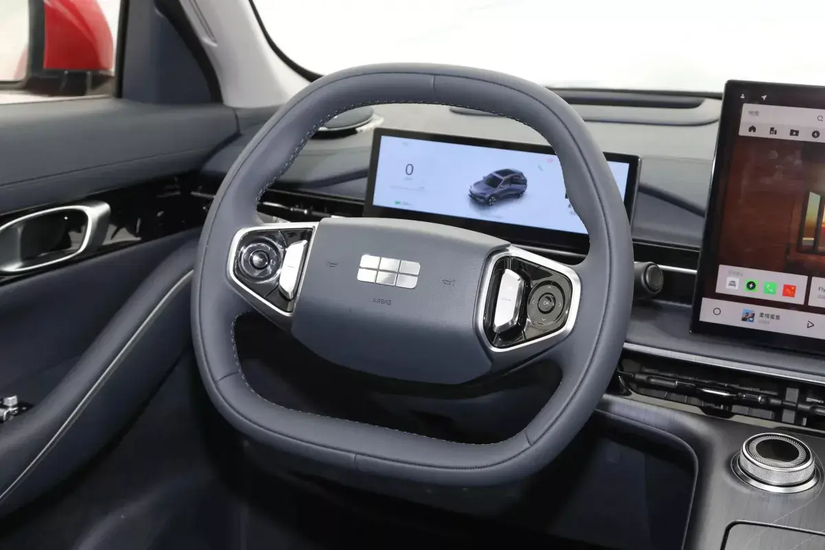 Geely Galaxy E5 салон 3