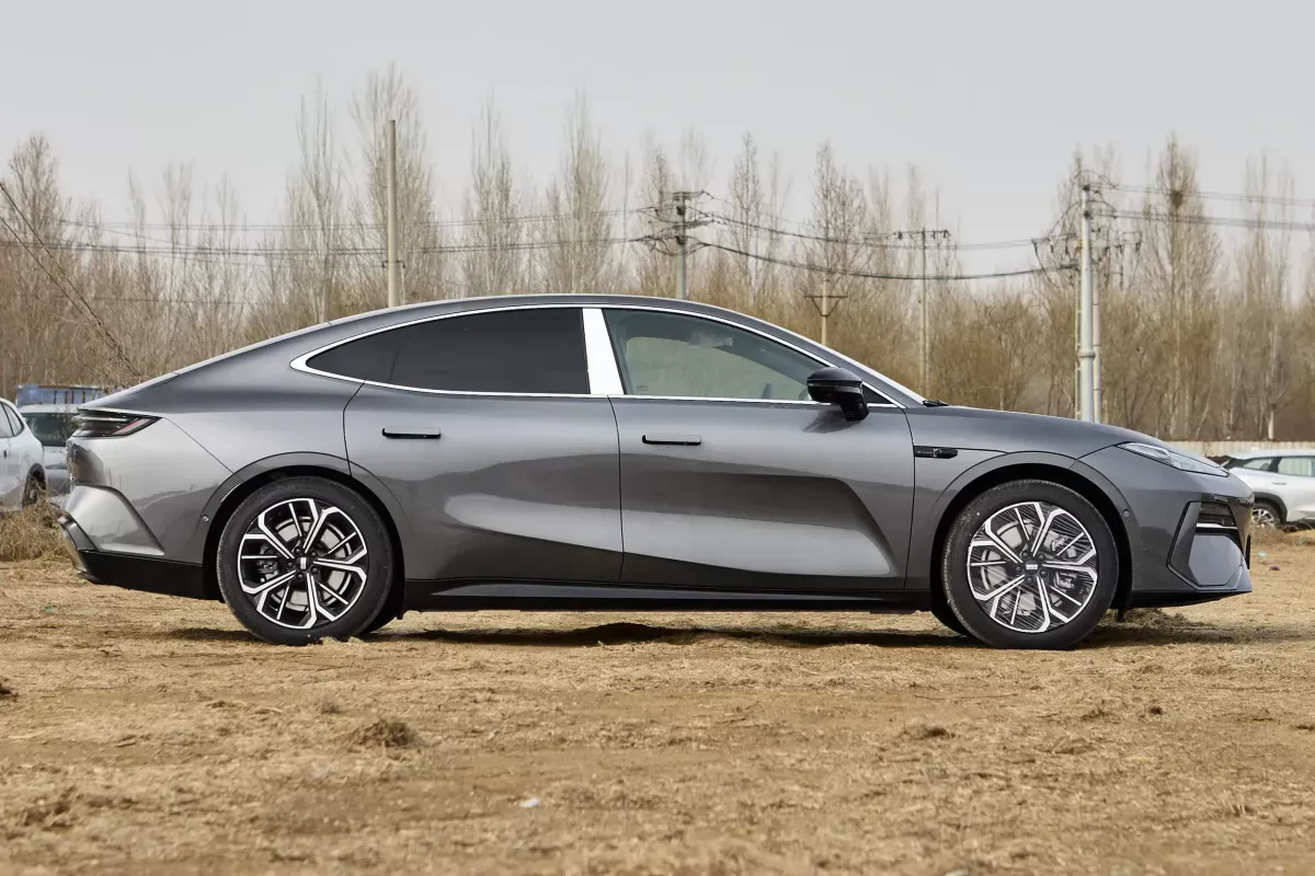 Geely Galaxy E8 фото 5