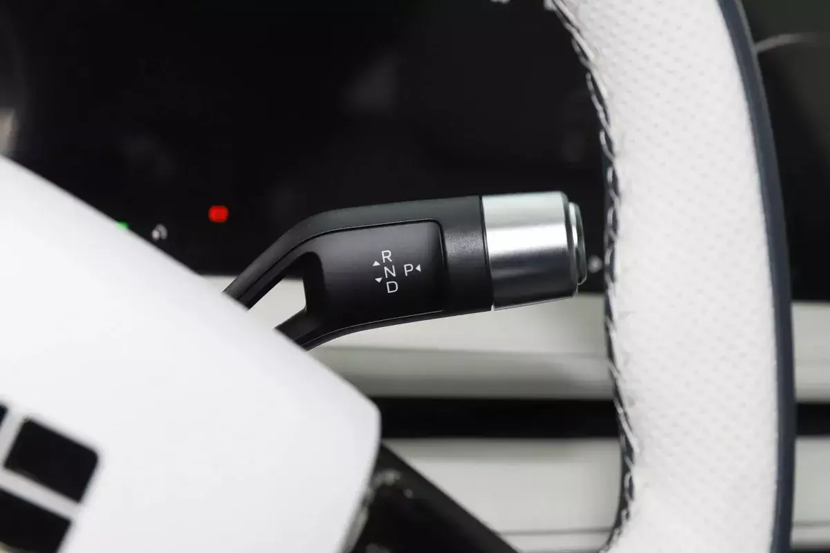 Geely Galaxy E8 салон 4