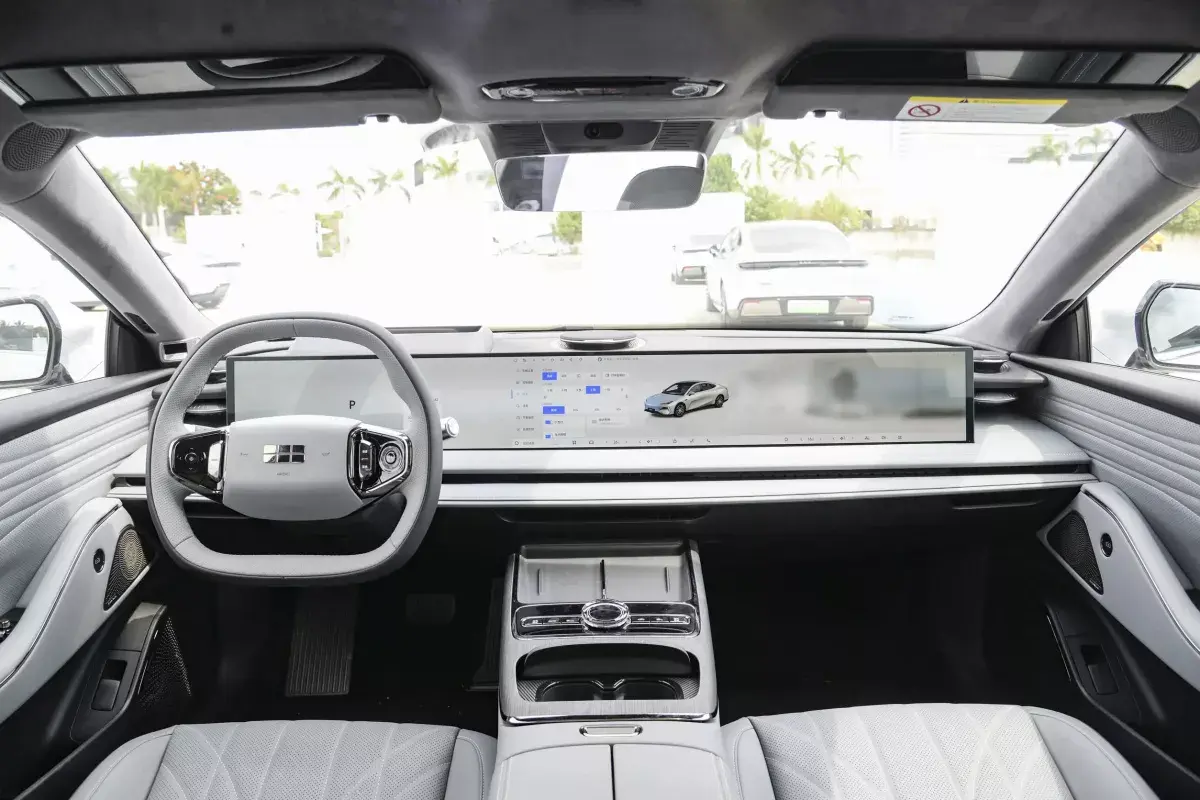 Geely Galaxy E8 салон 8