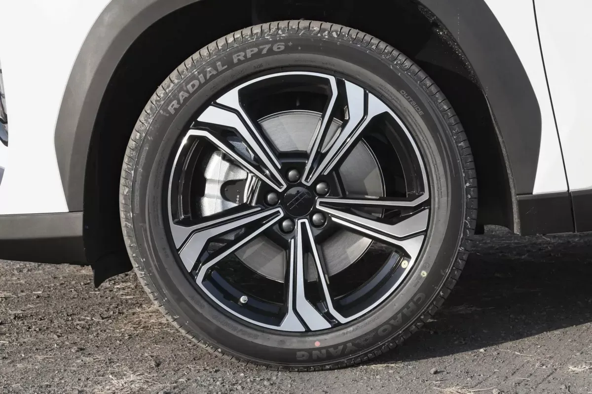 Geely Galaxy L7 фото 6