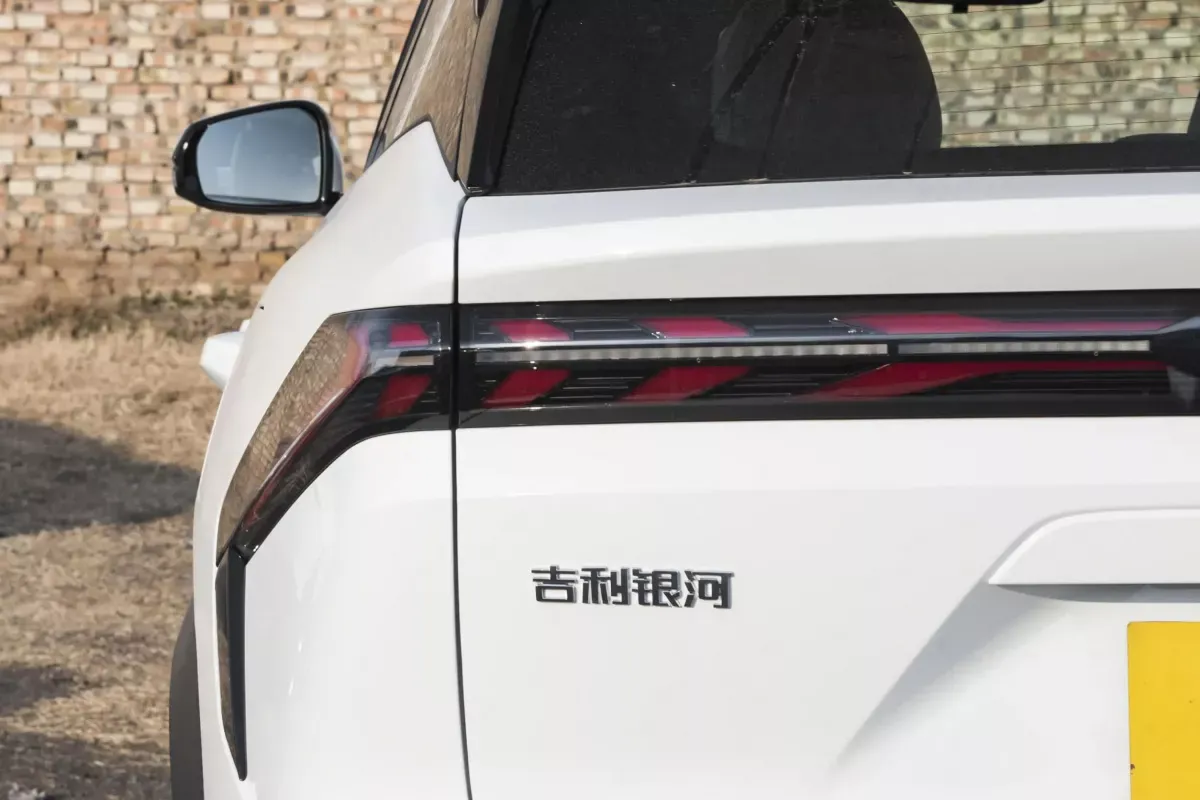 Geely Galaxy L7 фото 7