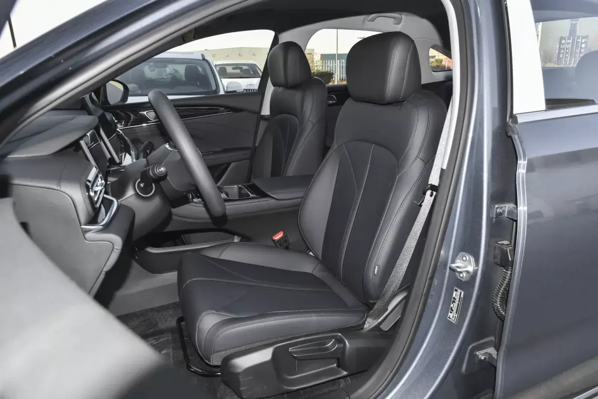 Geely Galaxy Star 6 PHEV салон 6