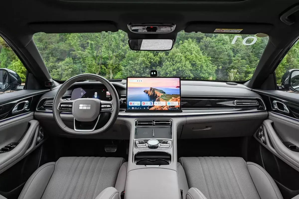 Geely Galaxy Star 7 PHEV салон 1
