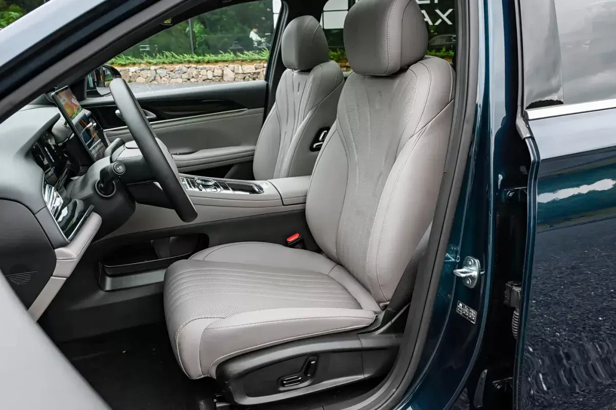 Geely Galaxy Star 7 PHEV салон 6