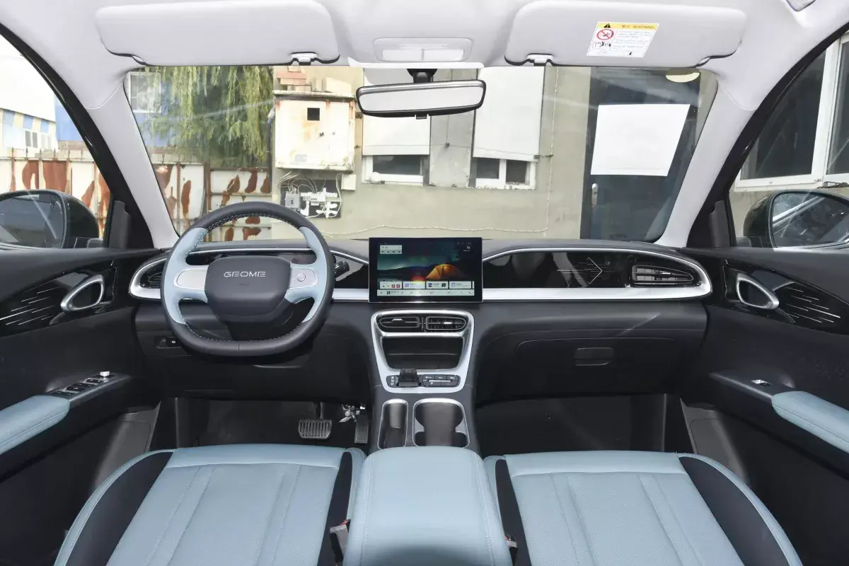 Geely Galaxy Star Wish салон 1