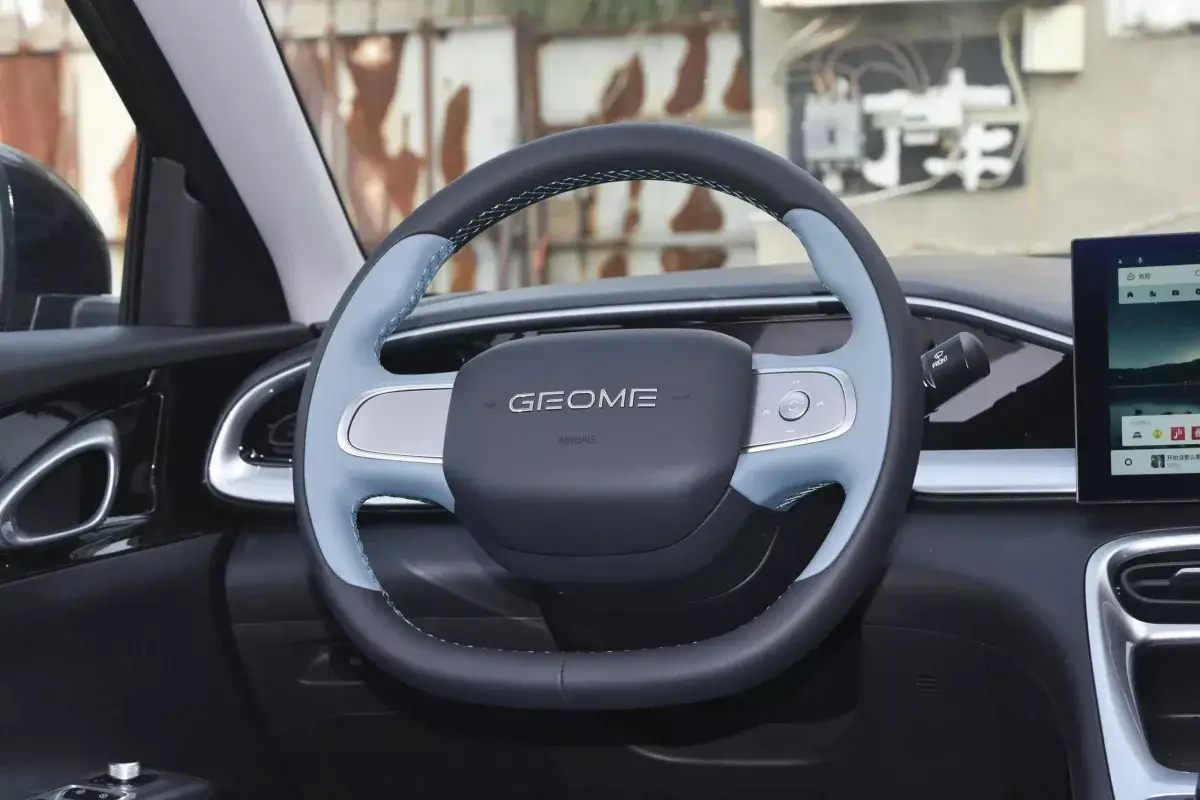 Geely Galaxy Star Wish салон 3