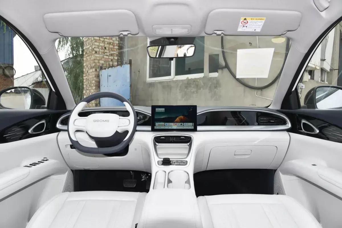 Geely Galaxy Star Wish салон 8