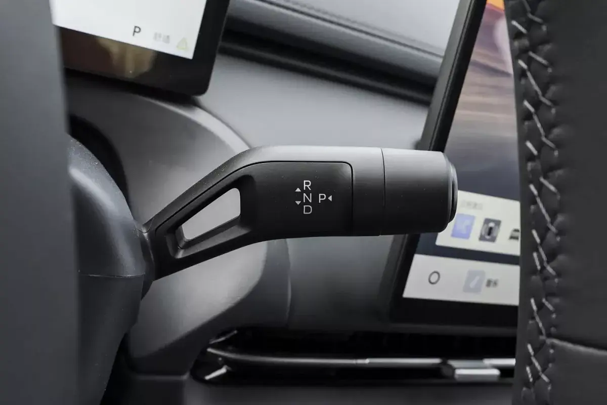 Geely Galaxy Starship 7 EV салон 4