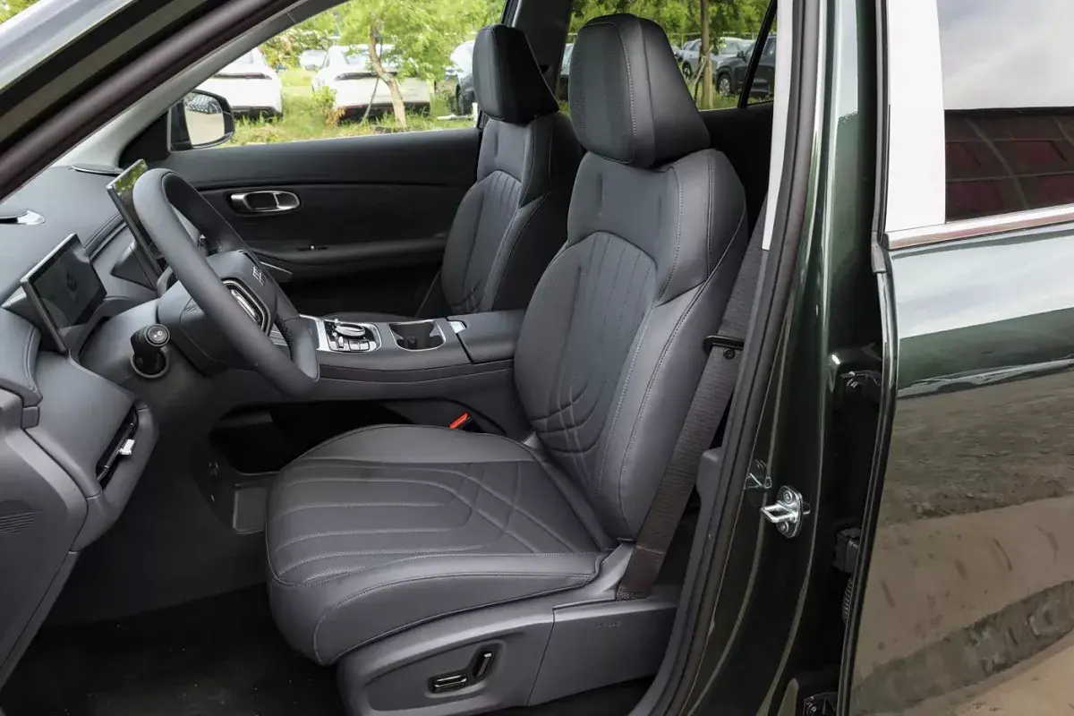 Geely Galaxy Starship 7 EV салон 6