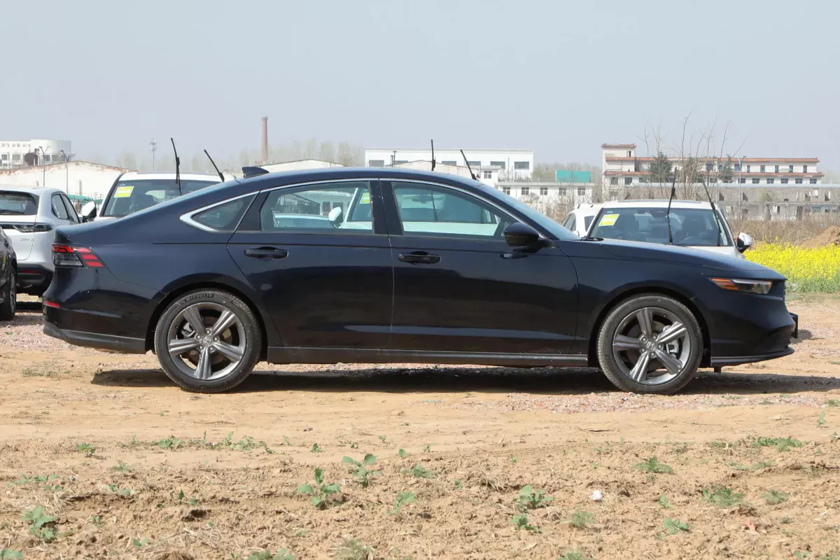 Honda Accord PHEV фото 5