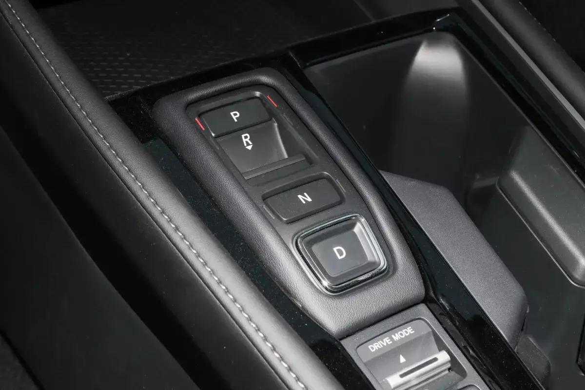 Honda Accord PHEV салон 4