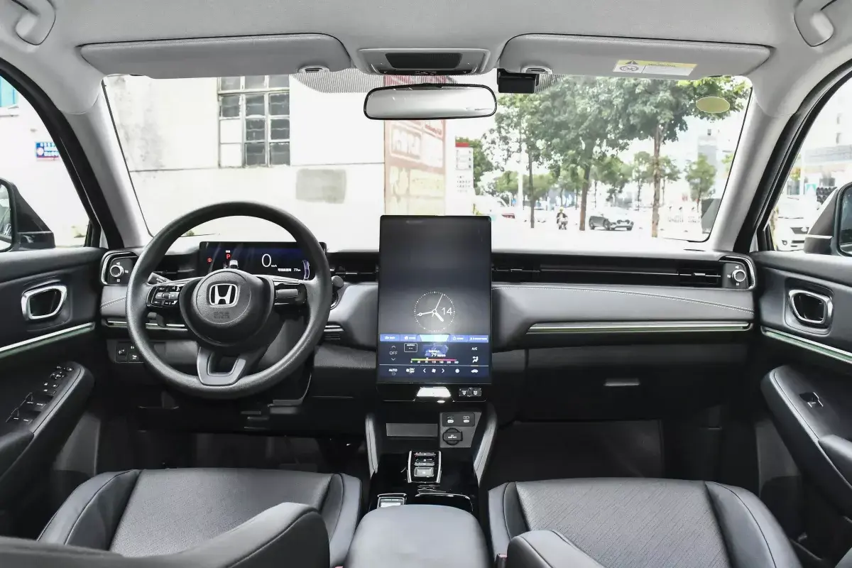 Honda e:NP1 салон 7