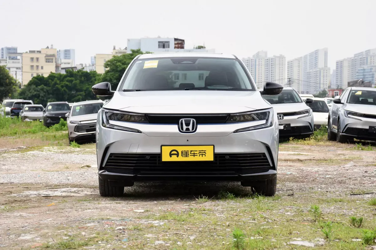 Honda e:NP2