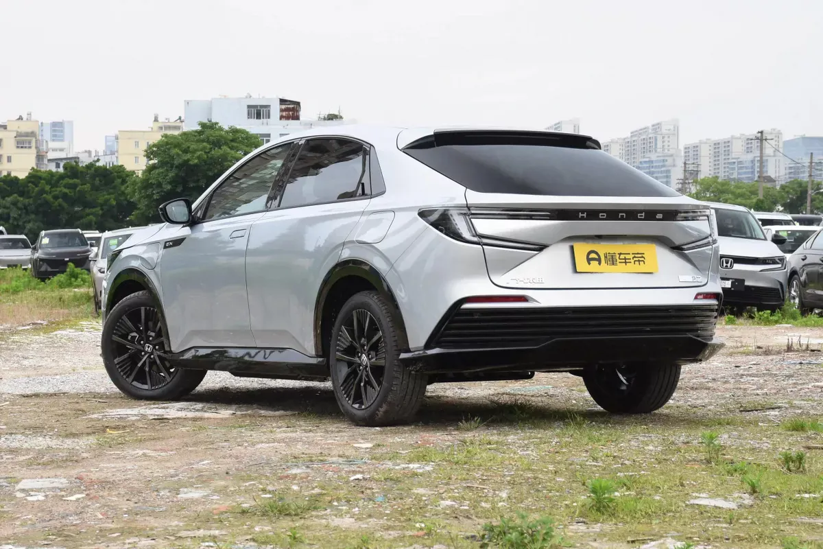Honda e:NP2 фото 3