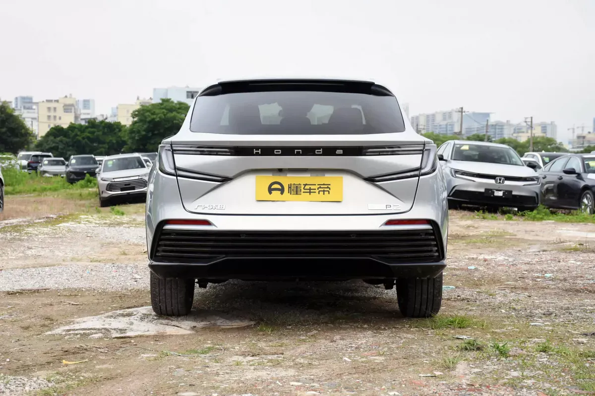 Honda e:NP2 фото 4