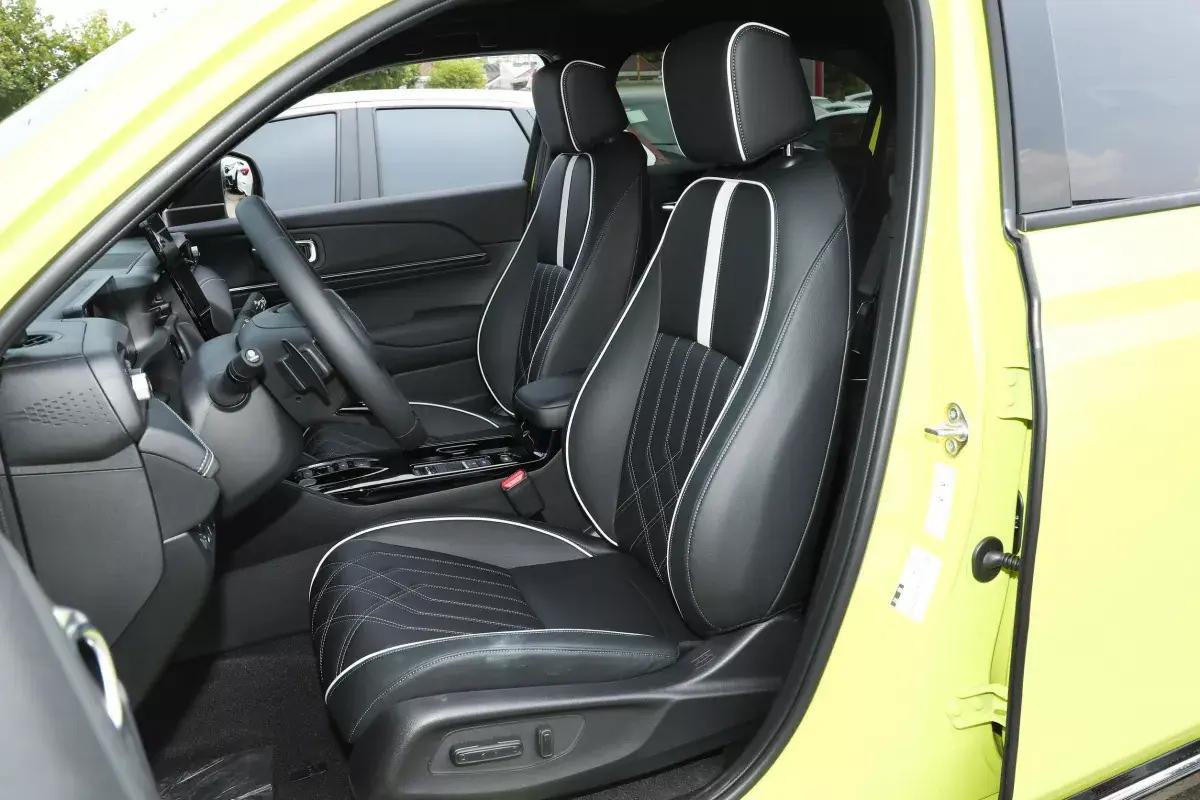 Honda e:NS1 салон 6