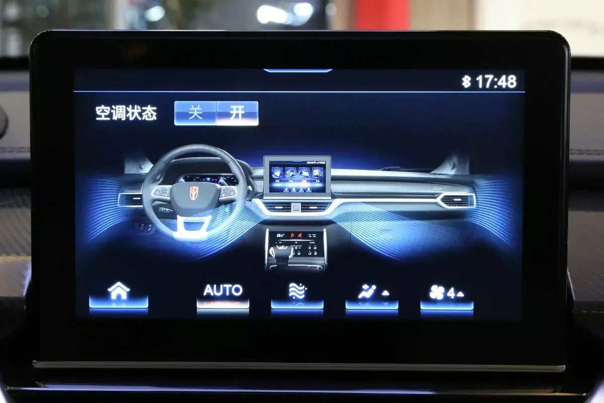 Hongqi E-HS3 салон 5