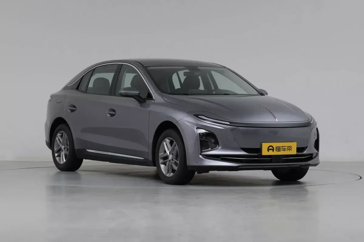 Hongqi E-QM5 фото 2