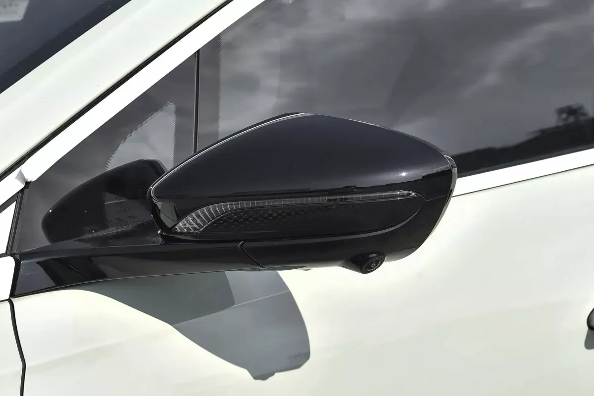 Hongqi EH7 фото 8