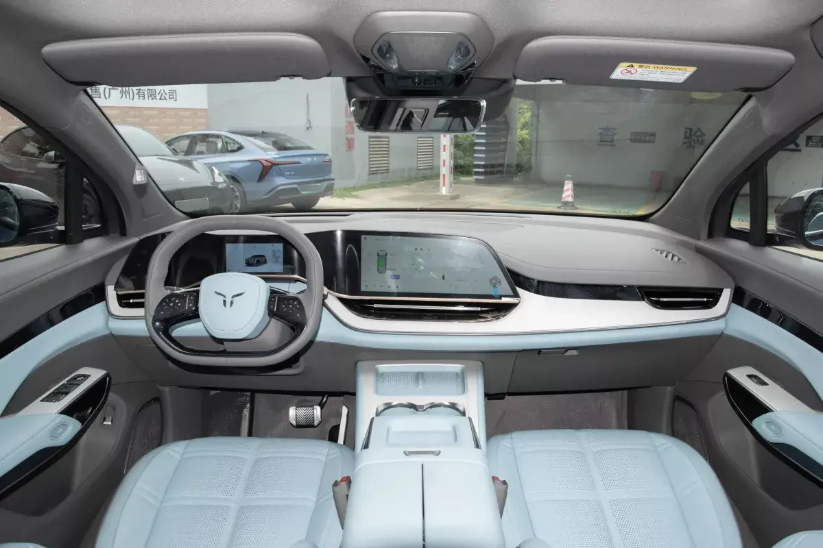 Hongqi Tiangong 08 салон 8