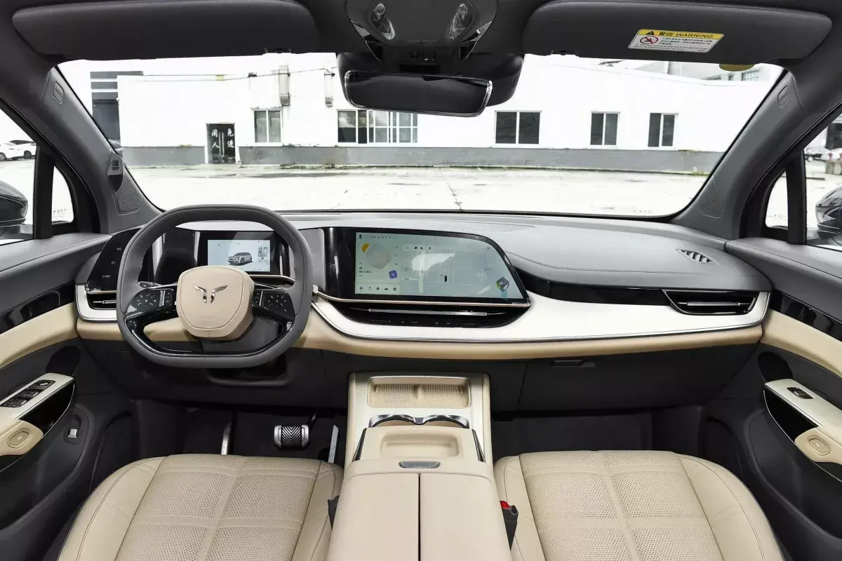 Hongqi Tiangong 08 салон 9