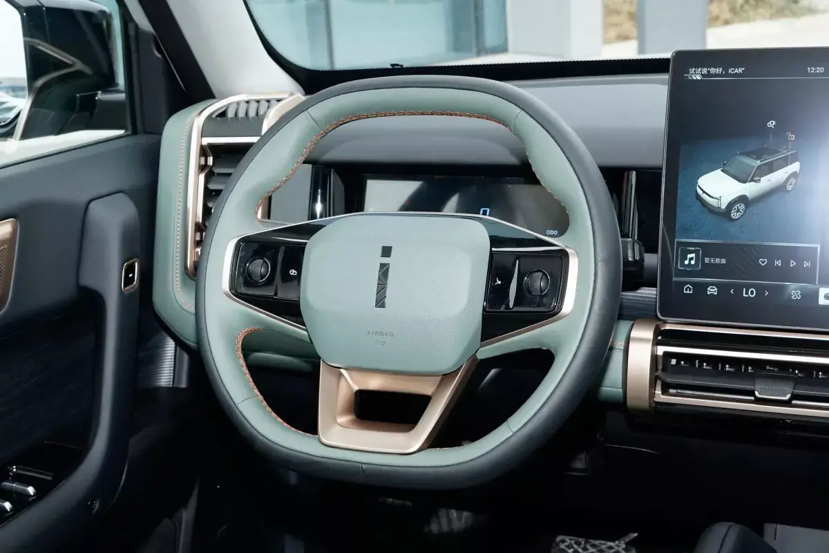Icar 03 салон 3