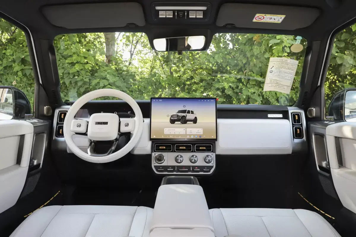 Icar V23 салон 1