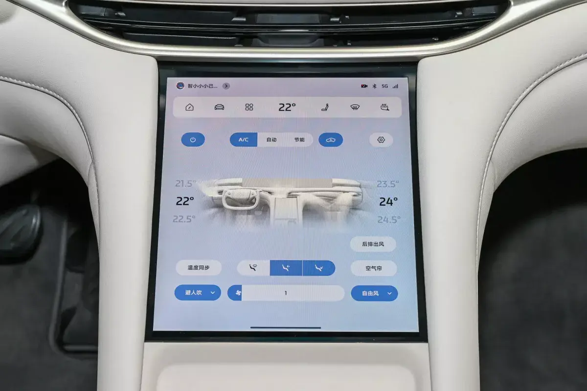 Im Motors L6 салон 5