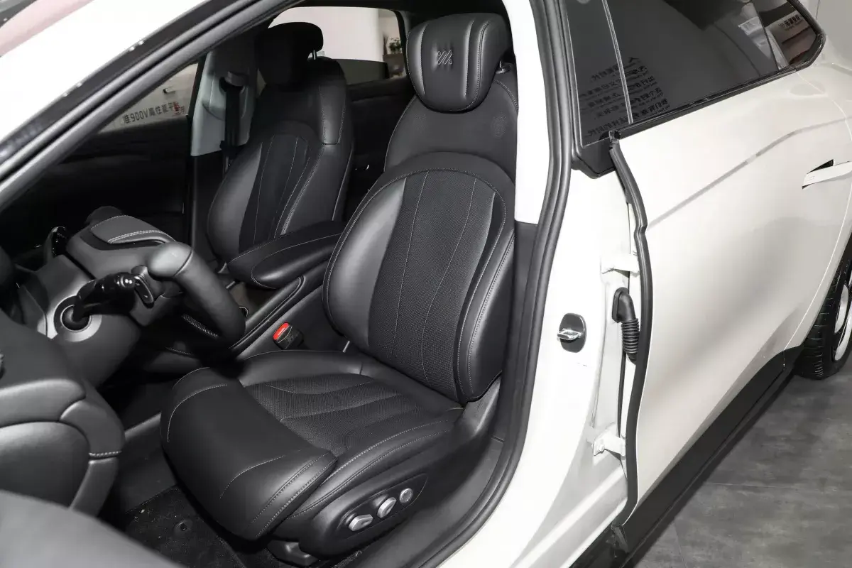 Im Motors L7 салон 6