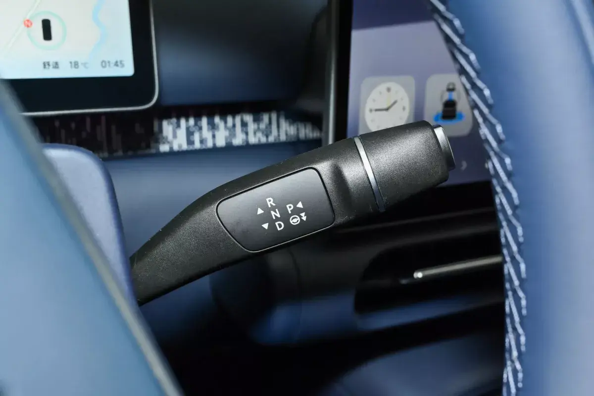 Leap Motor A10 салон 4