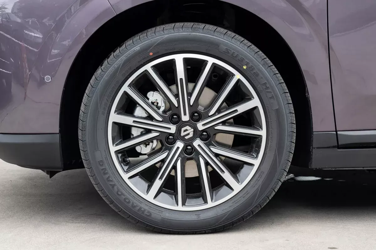 Leap Motor B10 фото 6