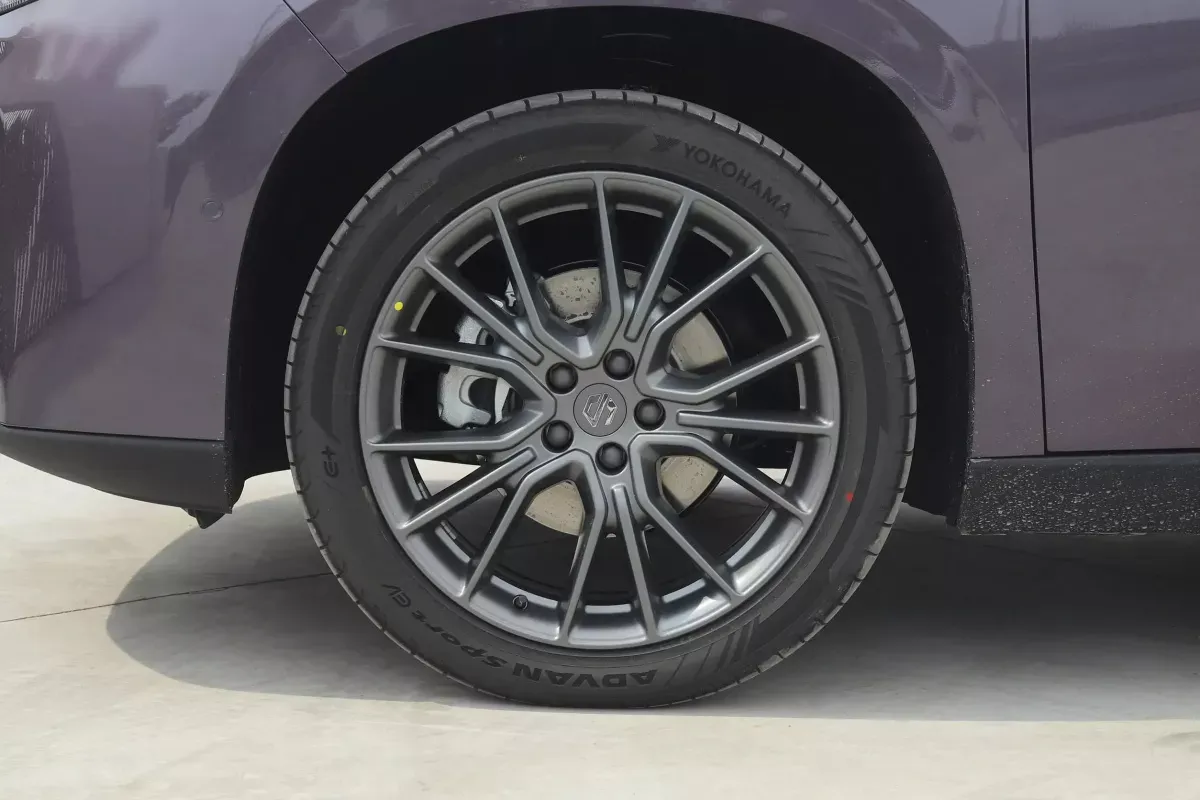Leap Motor C10 фото 6