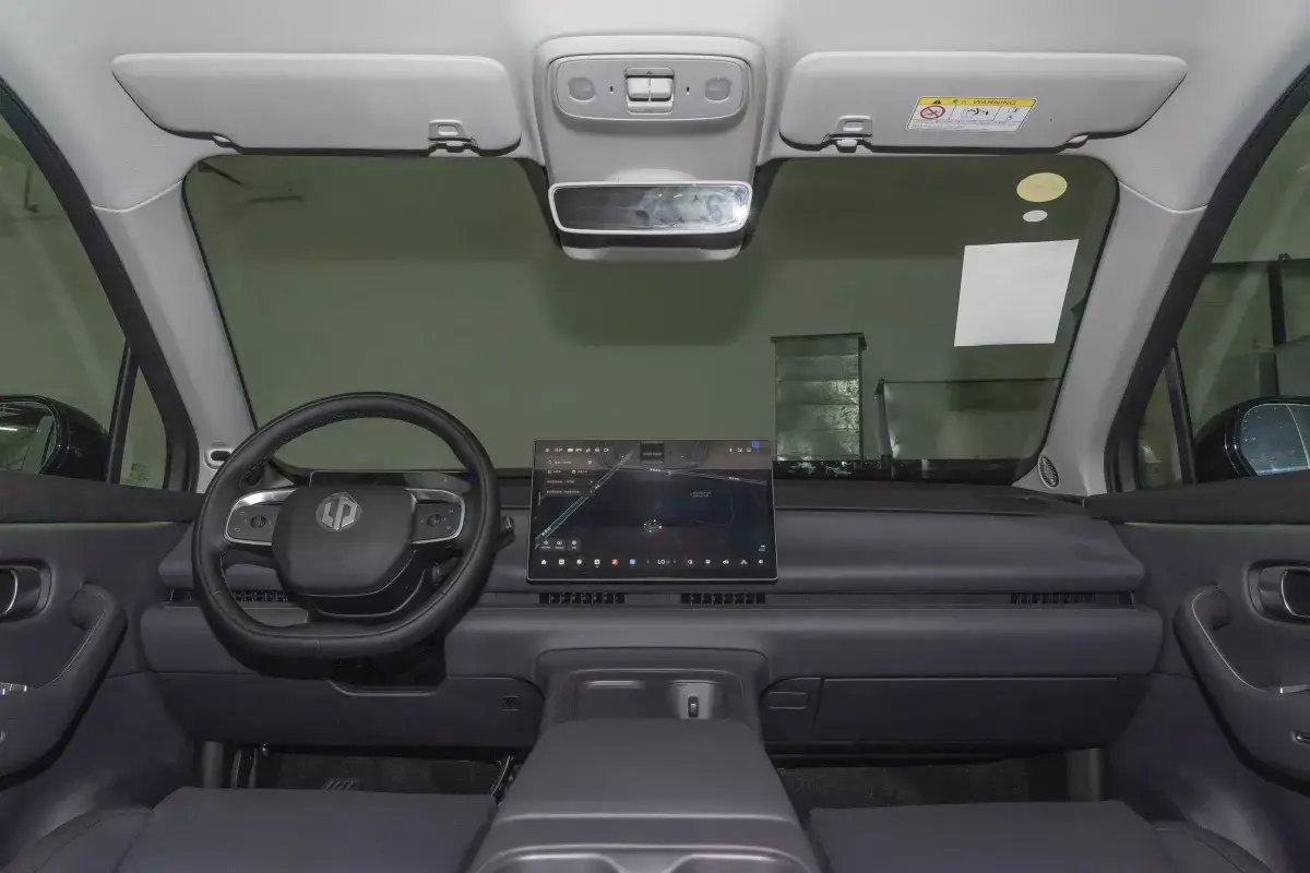 Leap Motor C10 салон 7