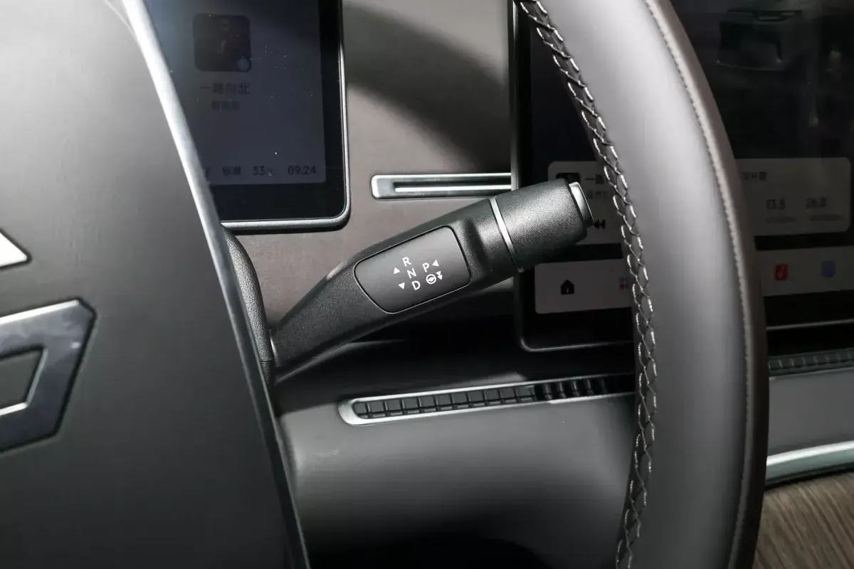 Leap Motor C11 салон 4